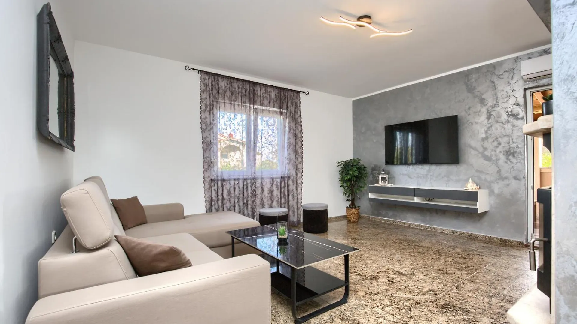 Apartments Lenny Galizana